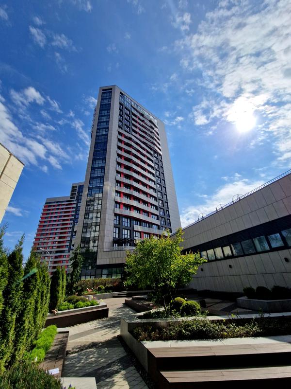 3-Room Apartment in Kvartet Complex, Vasylya Lypkivskoho Street