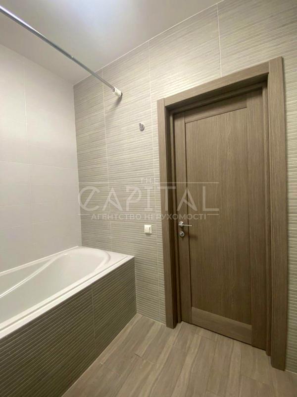 Spacious Rental Apartment in Pechersk District with Modern Amenities