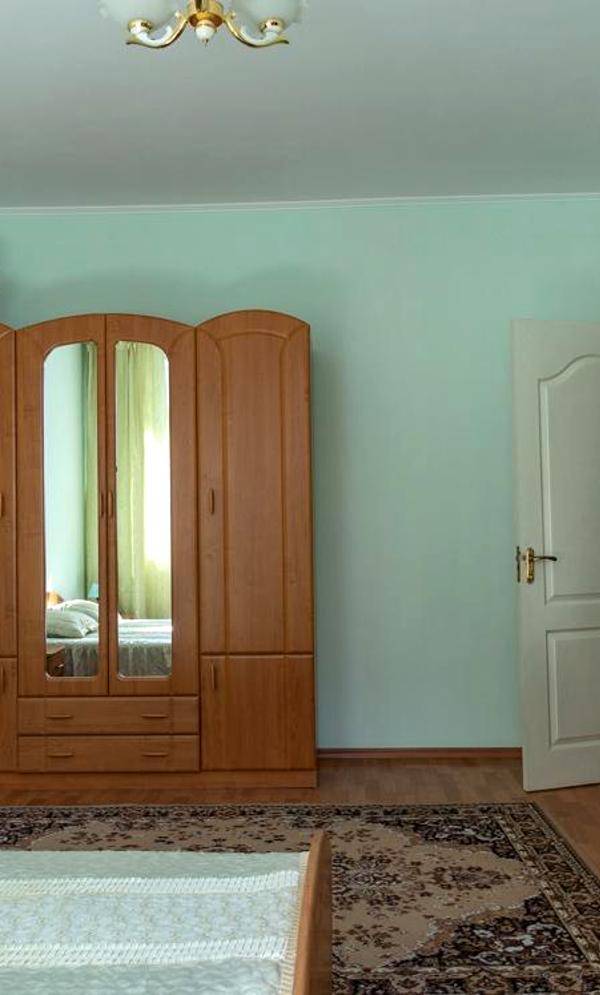 2-Room Apartment near Osokорки Metro, 3 min walk