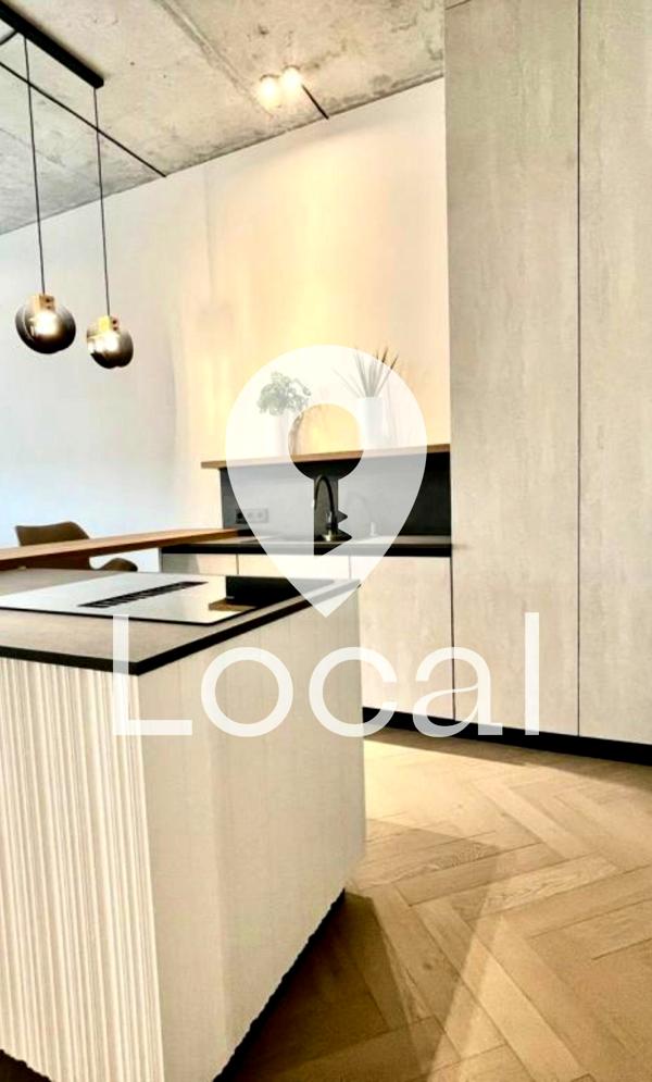 Stylish 2-bedroom apartment in Yaroslaviv Grad elite residential complex, Kiev city center