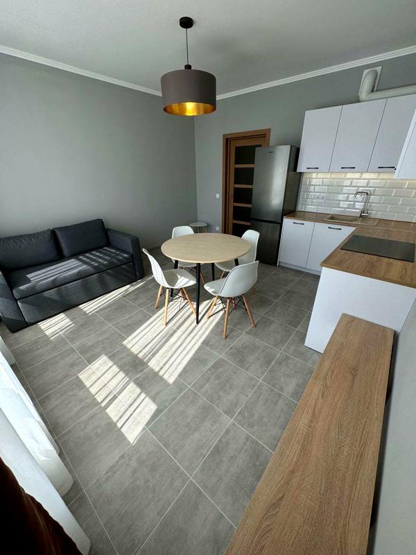 1-bedroom apartment in Nivki-Park complex near metro, first rental