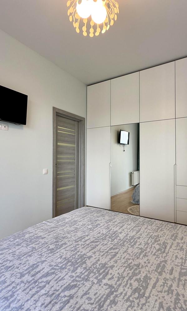 Spacious 1-bedroom apartment in Park Tower complex with good view