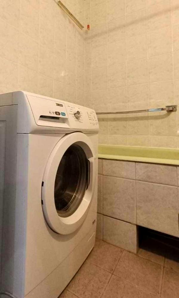 1-Bedroom Apartment in Troeshchyna, Near Darnytsya Metro
