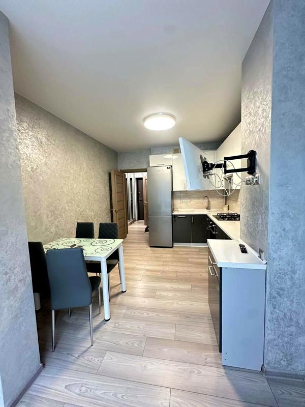 1-Room Apartment in Shevchenkivskyi District with Modern Furnishings