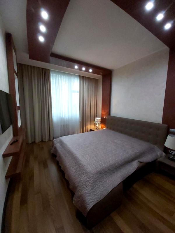 Spacious 3-Room Apartment with Modern Design in Prestige Hall Complex