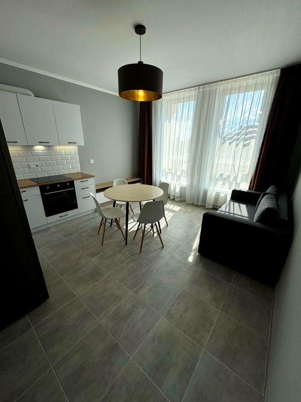 1-bedroom apartment in Nivki-Park complex near metro, first rental