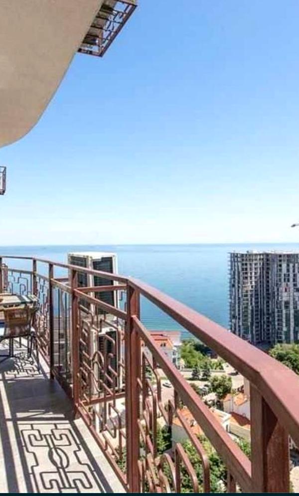 Stylish 60 m² Apartment in 9 Zhemchuzhnaya Complex with Terrace
