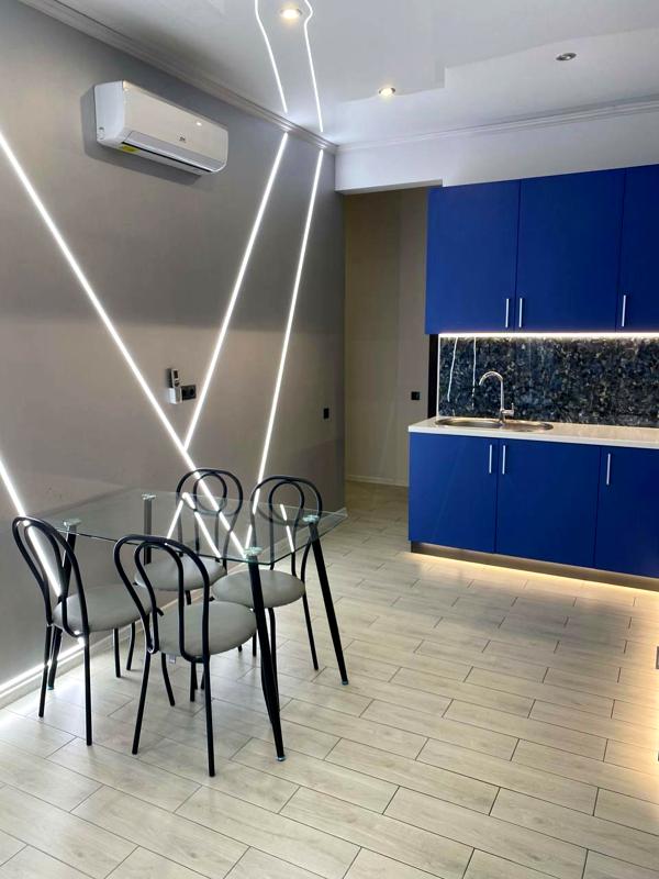 2-Room Apartment in Residential Complex on Lyvarna Street