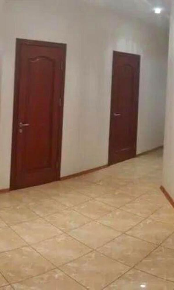Spacious 3-bedroom apartment near the sea with euro renovation