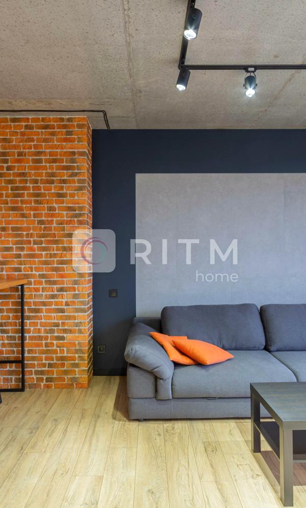 2-Bedroom Loft-Style Apartment near Olympic Metro Station
