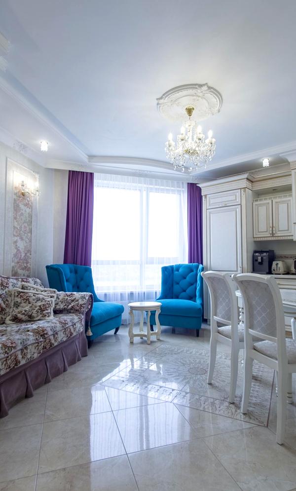 Classic Apartment with Dnieper River View