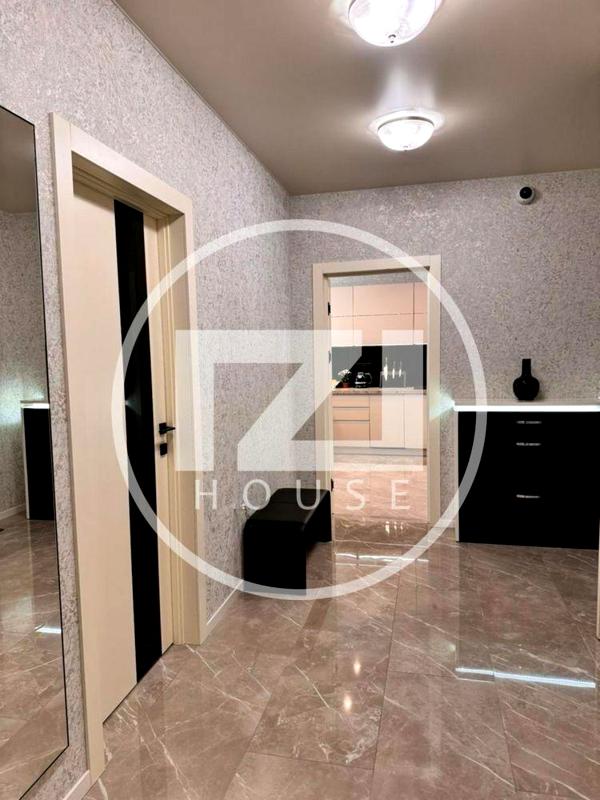 3-Room Stylish Apartment in Hoffmann House with Euro Renovation