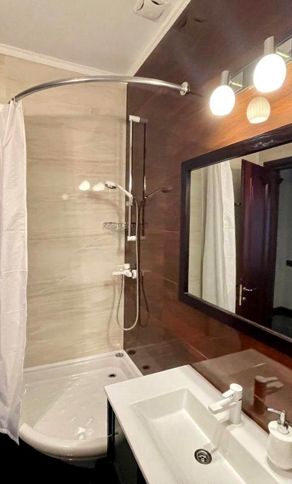 Elite 3-bedroom apartment in Galitsky Complex with sea view and terrace