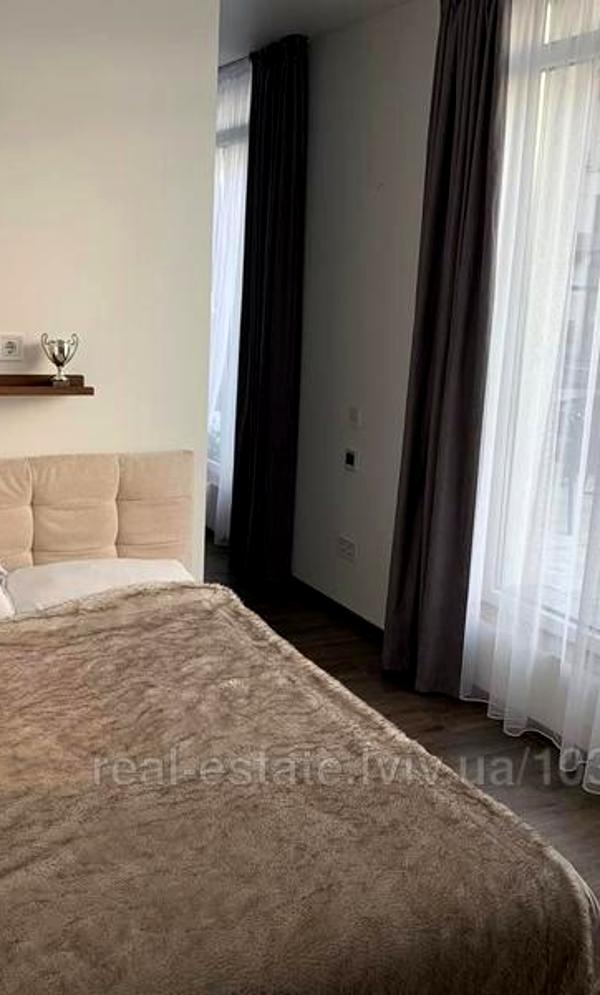 Bright and cozy apartment with separate bedroom and kitchen studio in Solovey Complex