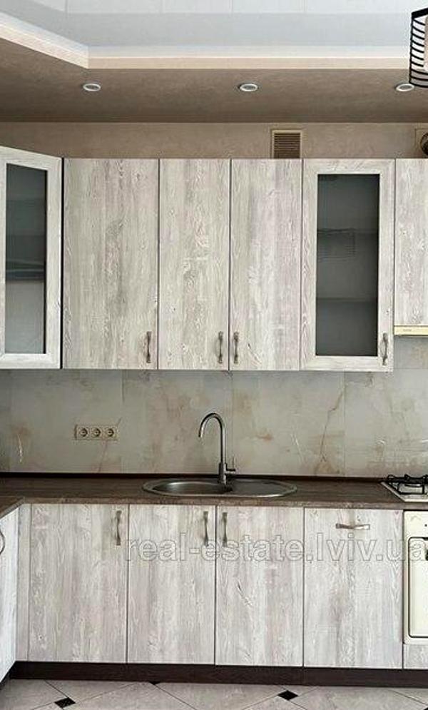 Spacious Apartment with Comfortable Zoning and Fully Equipped Kitchen