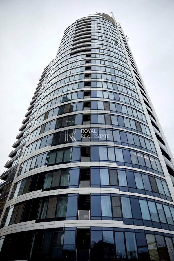 2-bedroom premium apartment in Skyline residential complex