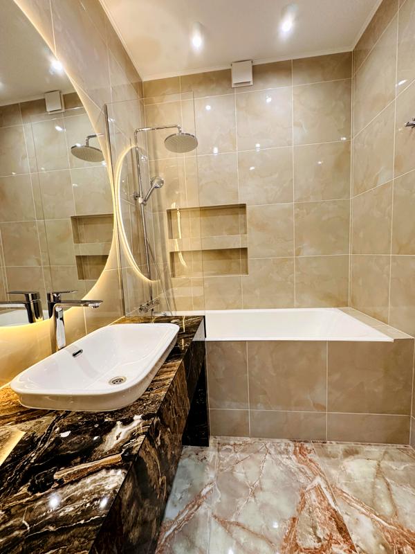 Panoramic 2-Room Apartment in Kakhovska Complex, Dniprovskyi District