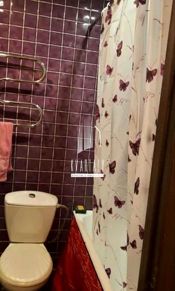 2-Room Apartment with Modern Renovation on Bilorus'ka Street