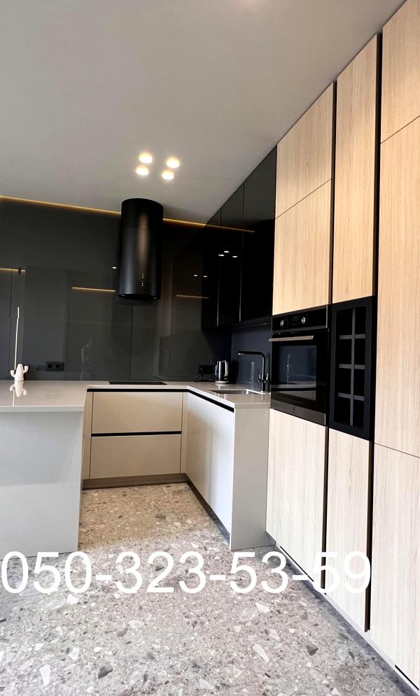 Designer 1-Bedroom Apartment with City View in French Quarter 2 Complex