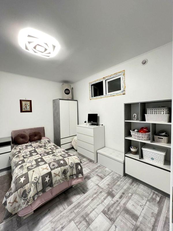 Spacious 2-Room Apartment in Avalon Complex with Modern Amenities