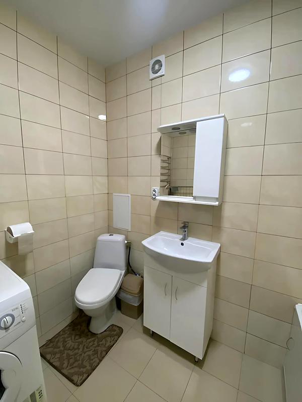 Comfortable One-Bedroom Apartment on Doroshenko Street near Park