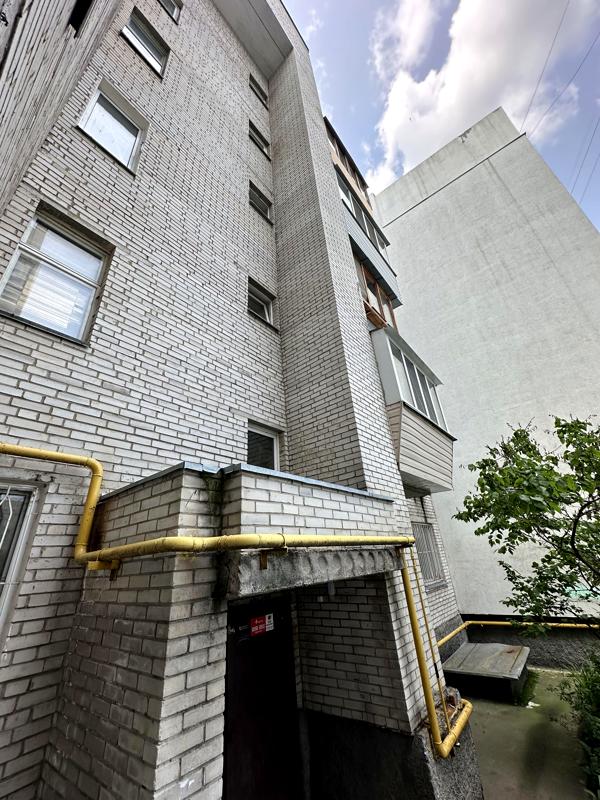 2-Room Apartment in Bortnychi, Yevhen Kharchenko Street