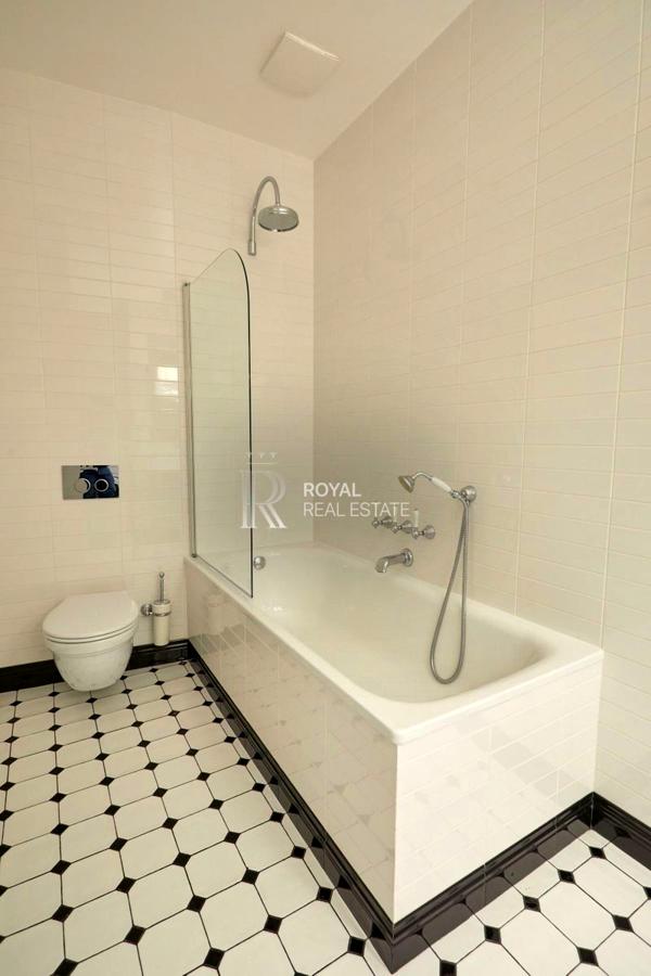 2-bedroom premium apartment in Skyline residential complex