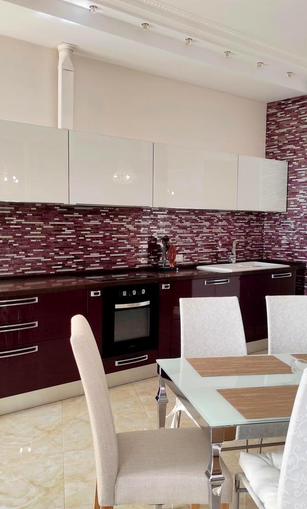 Spacious Apartment in Prestigious Mercedes Complex with Sea View