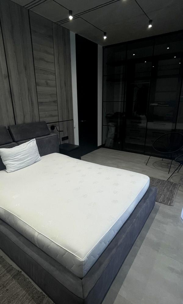 Spacious 2-bedroom apartment on Stusa Street with park view and terrace