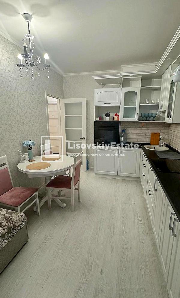 One-bedroom apartment on Dragomanova 2b, fully furnished