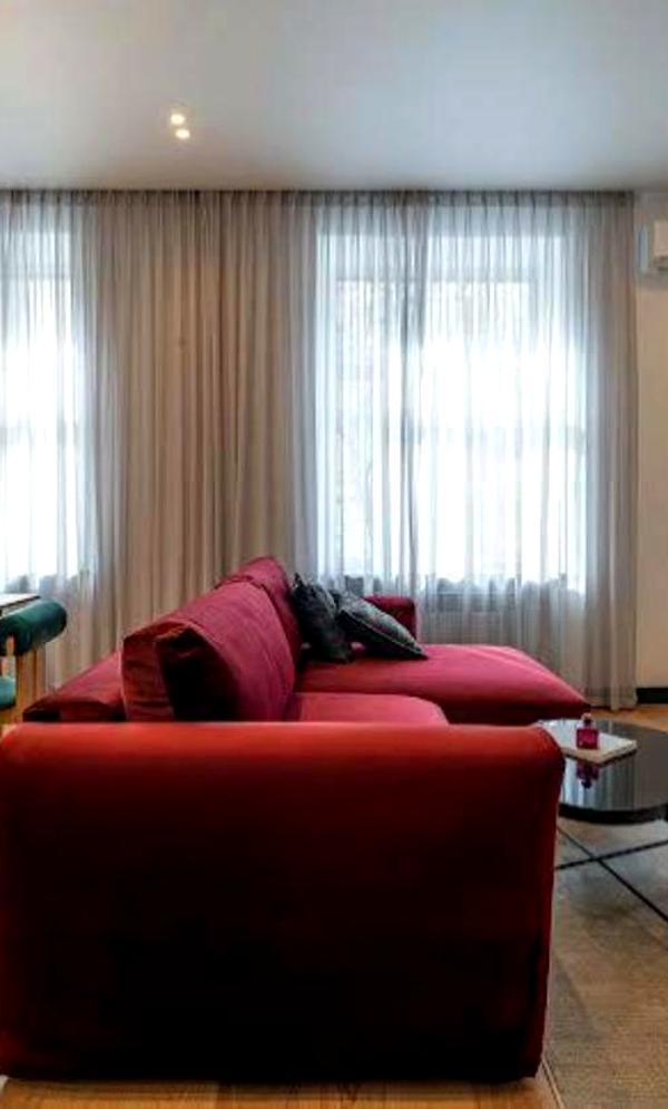 Stylish Apartment in Historic Kyiv Building near Golden Gate Metro