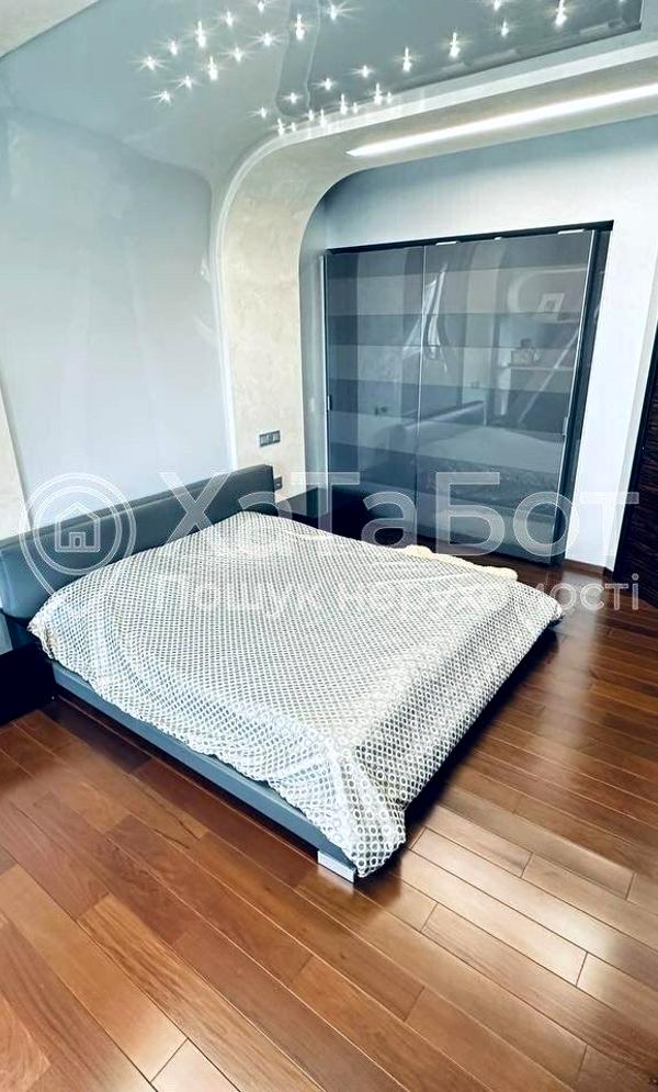 Spacious 3-Bedroom Apartment with Dnipro River View