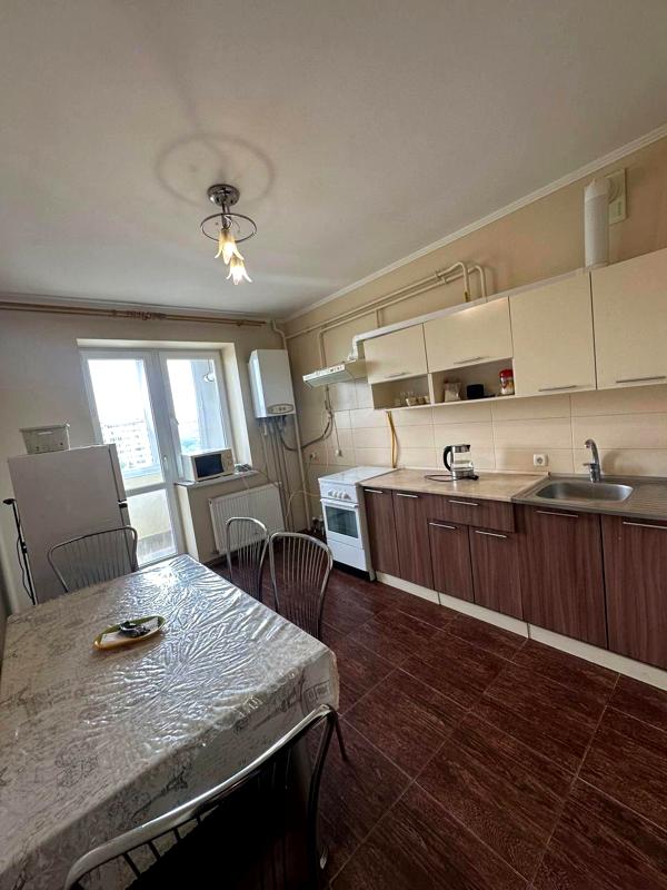 2-Room Apartment on Tselevycha Street, New Building, Gas Heating