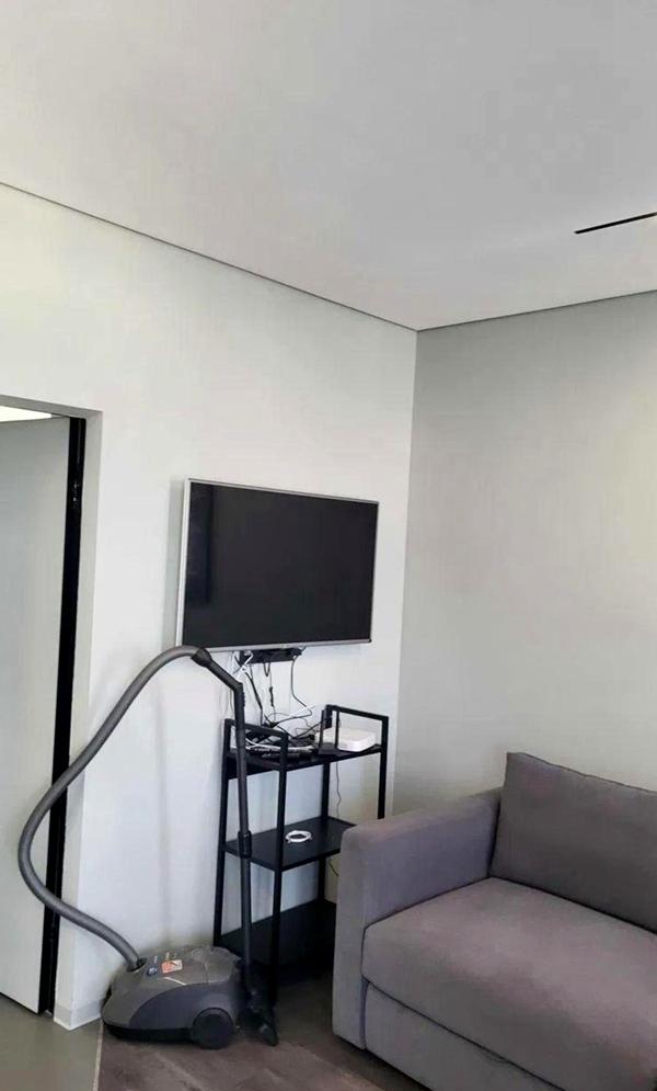 Panoramic 2-Room Apartment near Metro in Nyvky Park