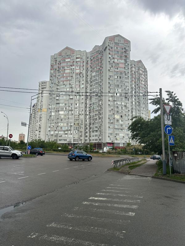 Spacious 80 m² Apartment near Osokortsy Metro with Pet-Friendly Policy
