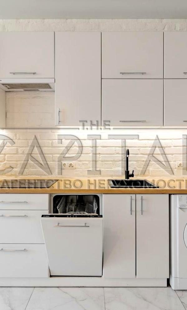 Spacious 2-Bedroom Apartment on 25th Floor with Designer Renovation