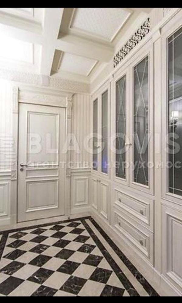 Spacious 3-Bedroom City Center Apartment with Designer Renovation