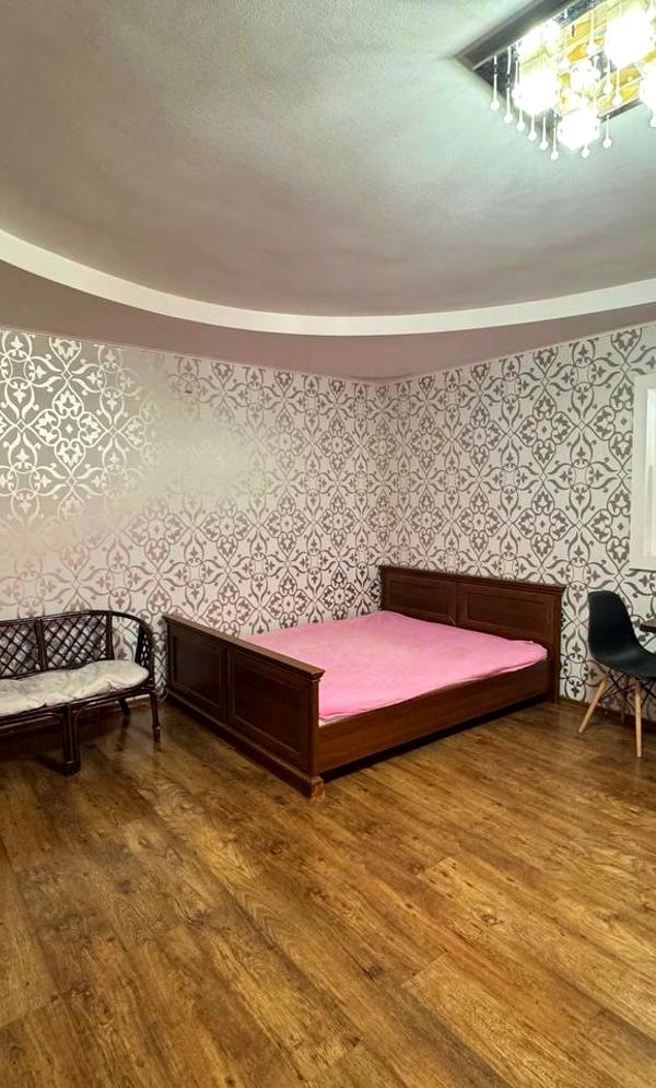 1-bedroom studio apartment near Nauki Avenue