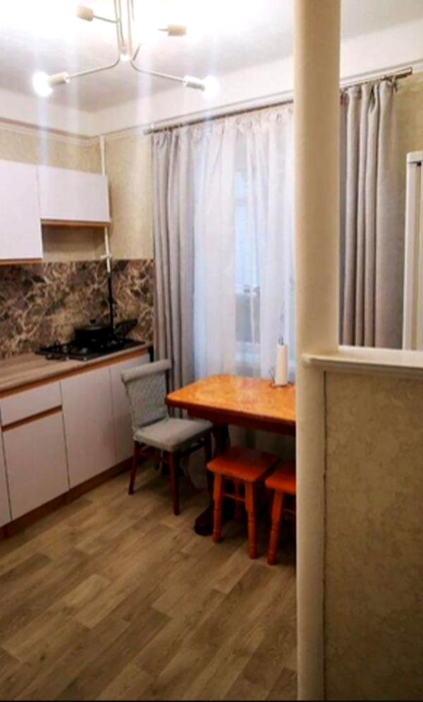 1-Bedroom Apartment near Chernihivska Metro, Fully Equipped