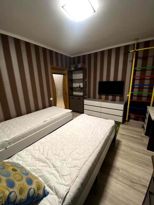 2-Room Apartment in Developed City Area with Full Amenities