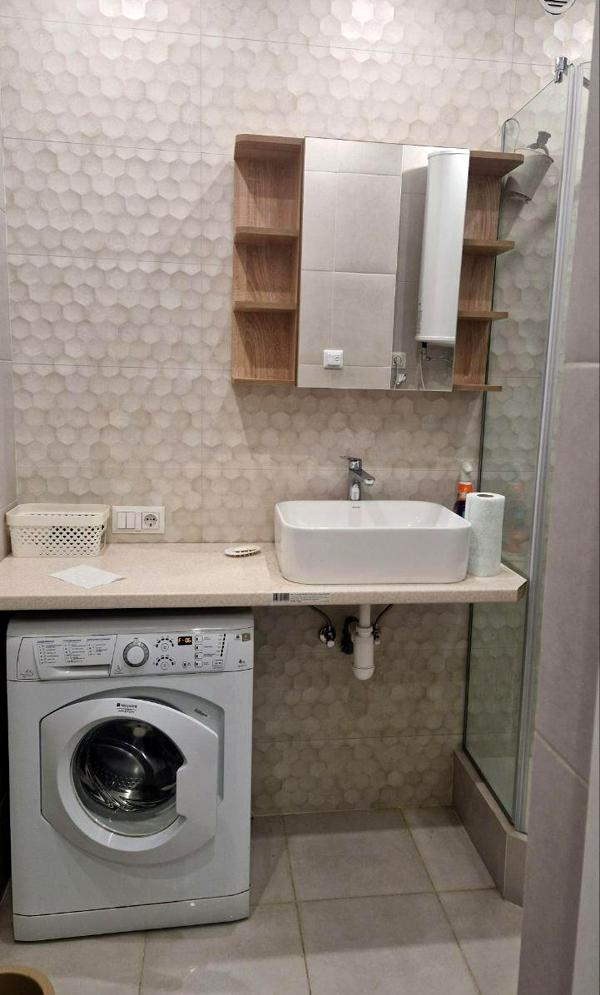 Spacious 46m² Apartment with Separate Bedroom in Medovy Residential Complex