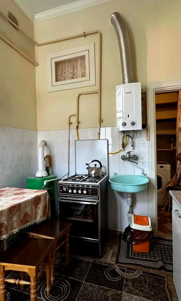 Cozy 1-Room Apartment in Lviv City Center with Comfortable Furnishings