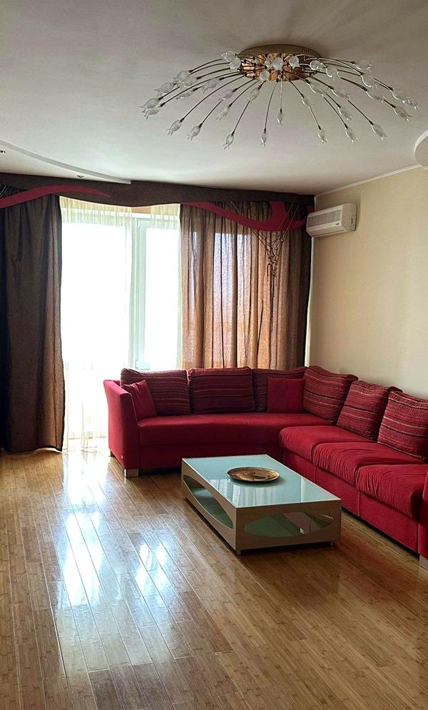 Spacious 3-room apartment 150 m² in prestigious Kyiv district