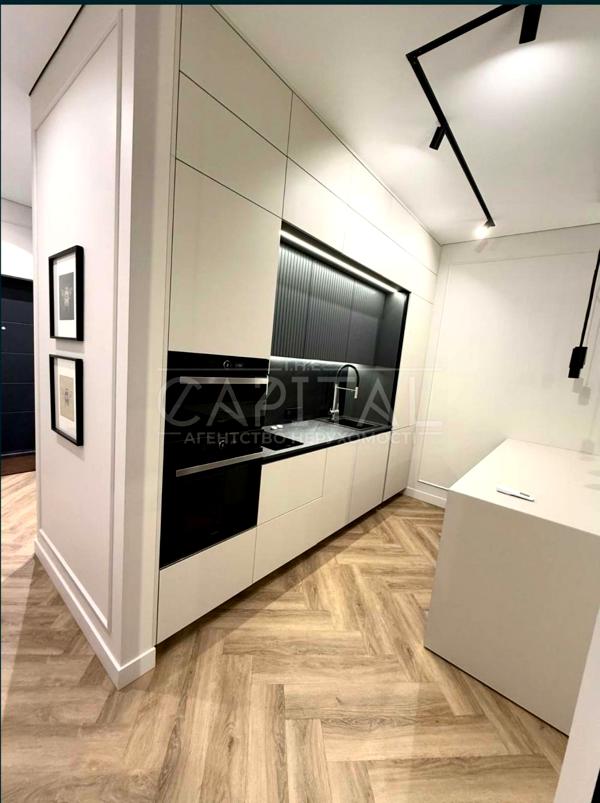 Designer Renovation Apartment in Manhattan Residential Complex