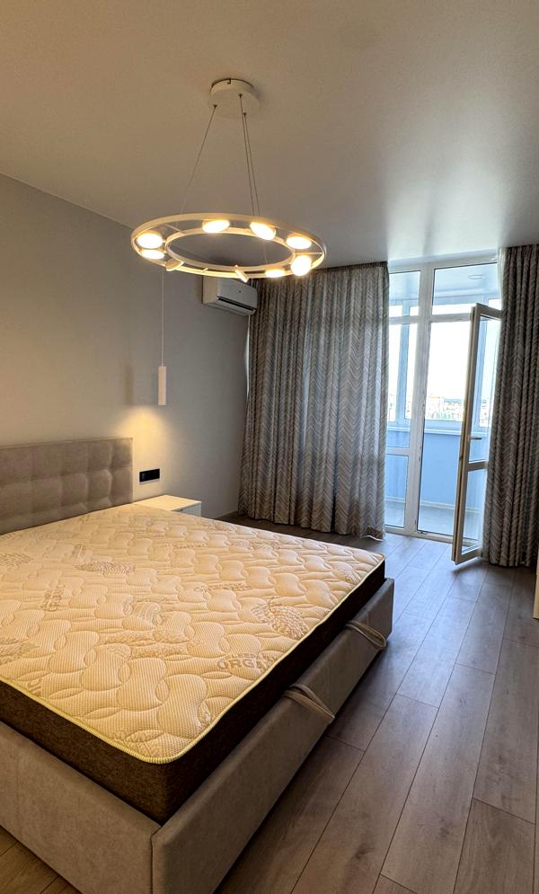 Spacious 2-Room Apartment in Galaktyka Complex with Modern Design