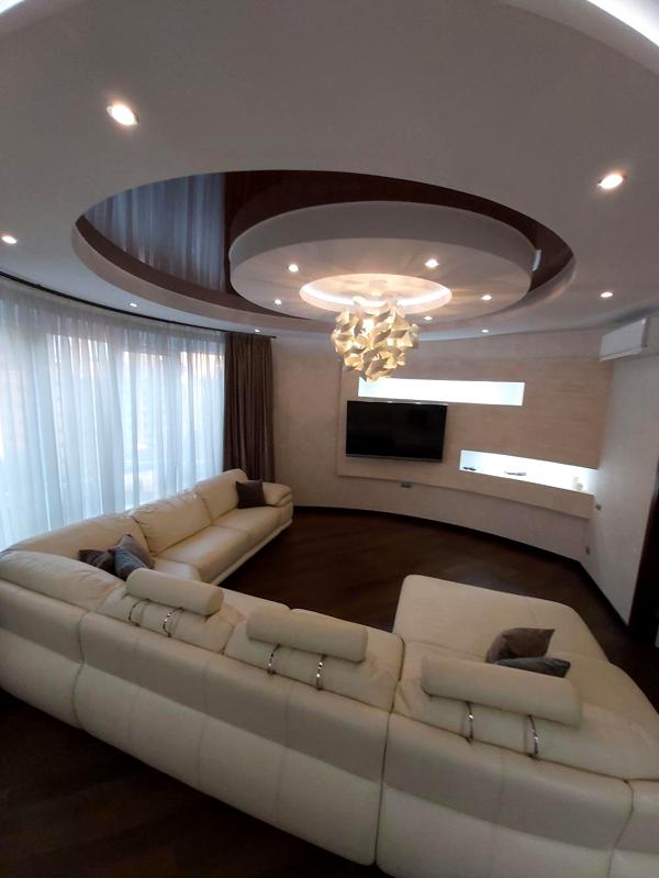 Spacious 3-Room Apartment with Modern Design in Prestige Hall Complex