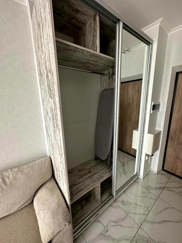 Comfortable Apartment Near Boryspilska Metro with Amenities