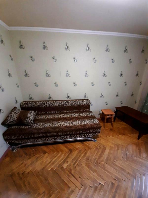 1-Room Apartment in Obolonsky District, Close to Metro
