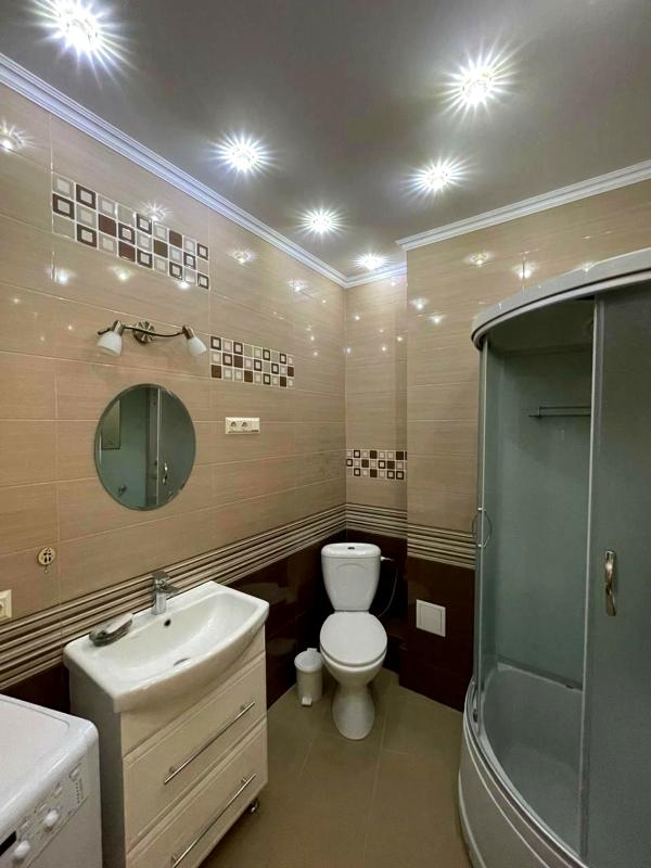 2-Room Apartment on Washington Street with Modern Amenities