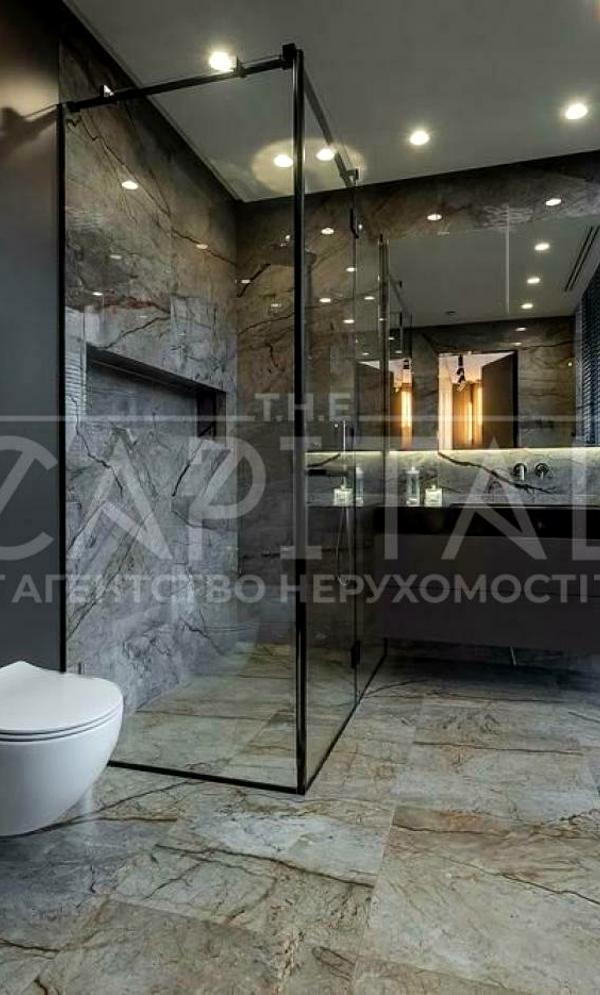 Luxurious 5-Room Designer Apartment in Novopecherski Lipki Residential Complex